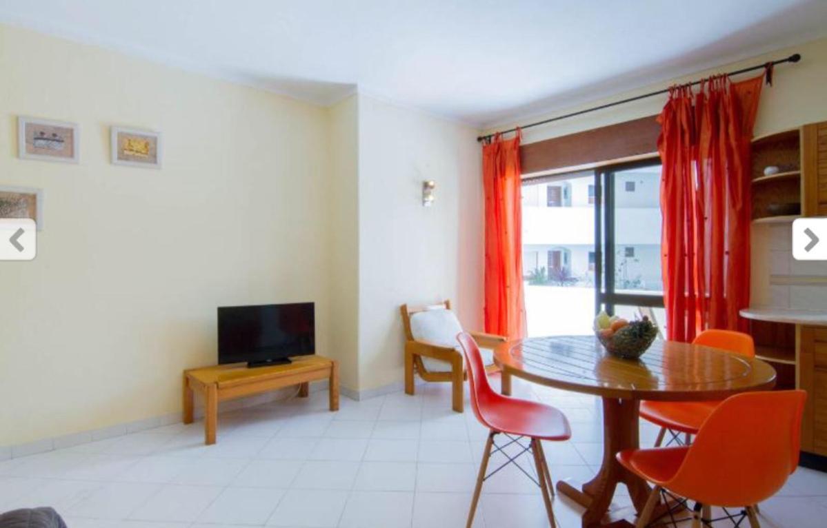 3 Min Walking To Peneco Beach Albufeira , Apart + Pool + Wifi Экстерьер фото